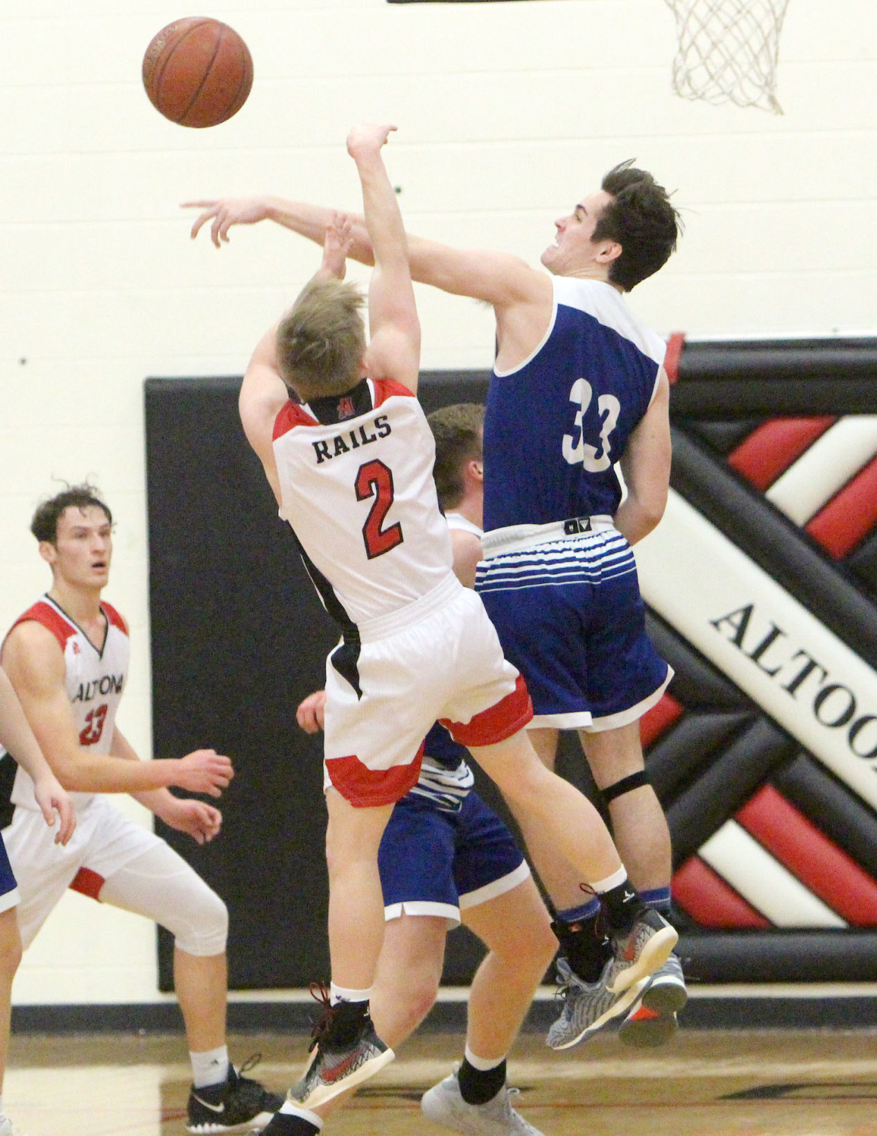 McDonell boys basketball at Altoona 2-13-20